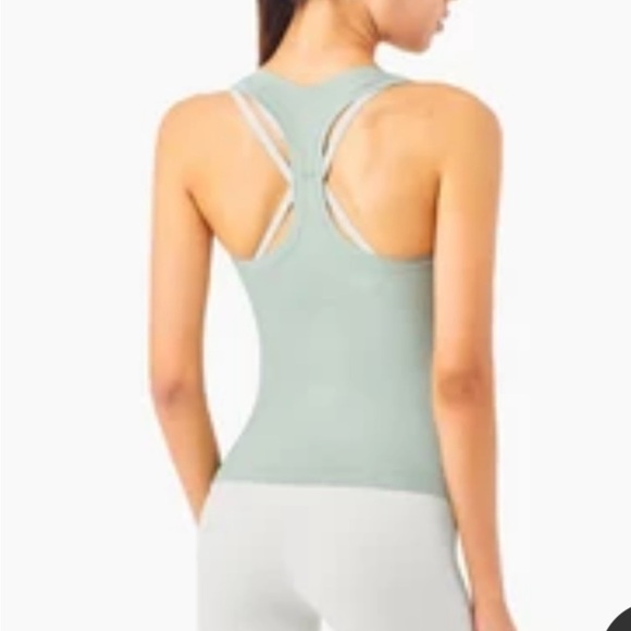 Everyday Tank - Picture 2 of 2